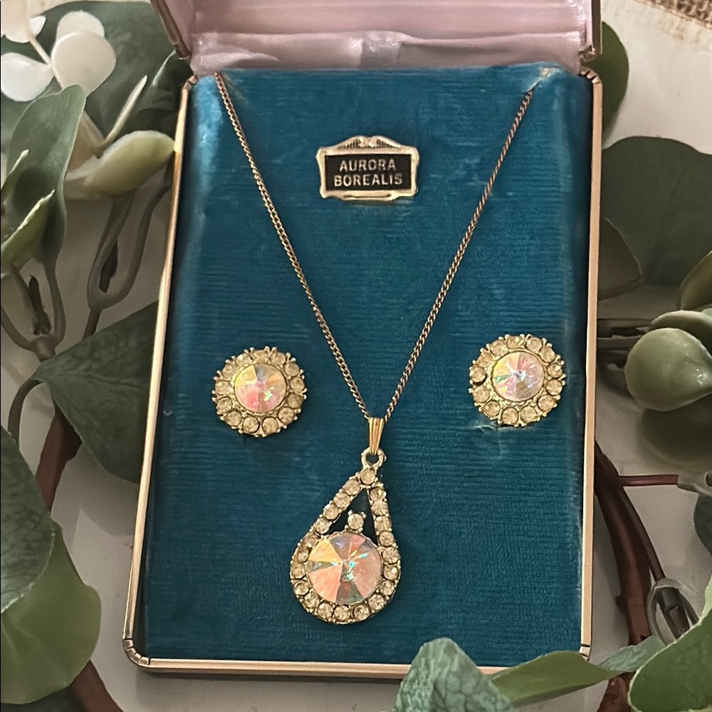 Vintage AURORA BOREALIS Necklace and Earrings Jeweline Originals in Box